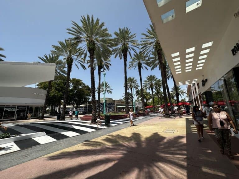 Espaniola Way Miami Beach Credit Hege Jacobsen