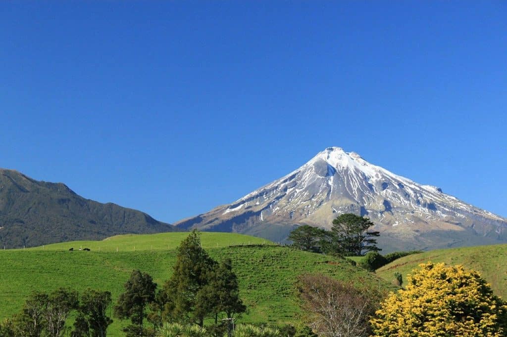 New Zealand North Island Itinerary with 10 Essential Stops 11 Mount Taranaki