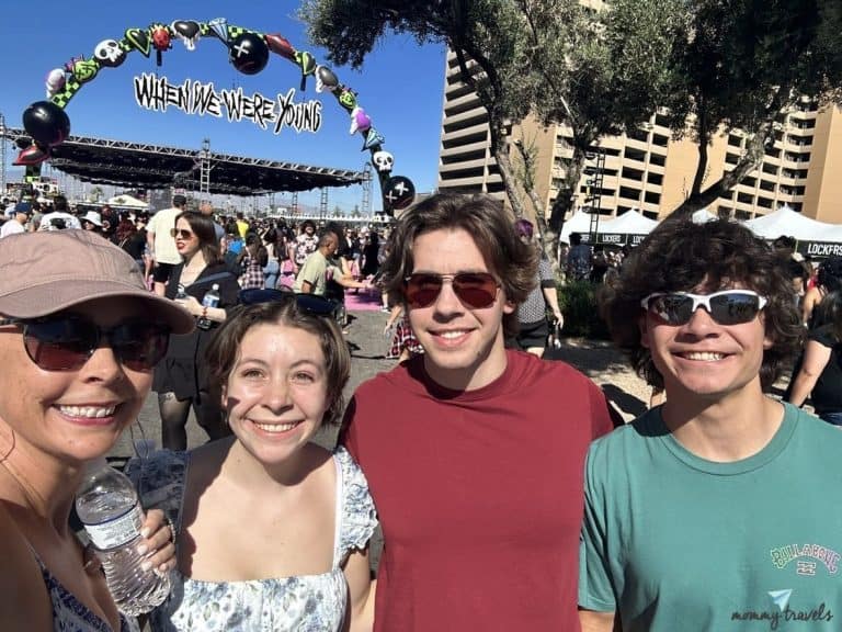 Music Festival Outfit Ideas for Women 21 When we were young festival (1)